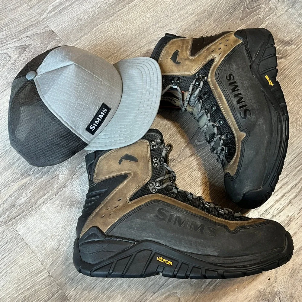 Simms G3 Guide Wading Boots Vibram Mens 11 & Matching Trucker Hat Bundle